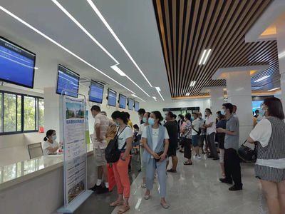 2021年桂林市人力资源市场就业帮扶活动暨重点企业专场招聘会火热举行